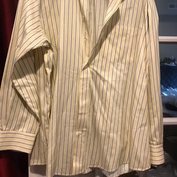 Burberry shirt - Picture 2 of 6